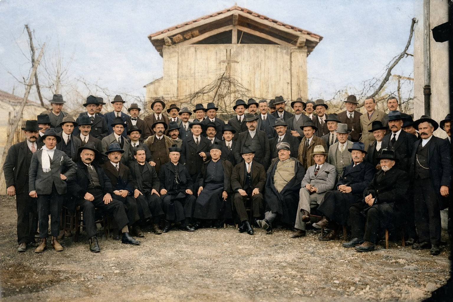 Ritratto di gruppo  per l'inaugurazione del cinema di Grantorto anno 1922.png